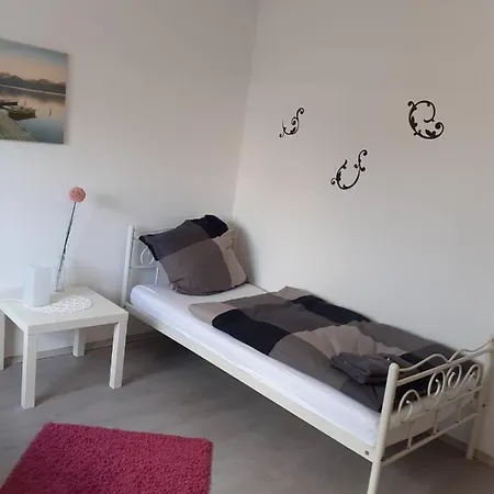 דירה Ground Floor Laatzen הנובר